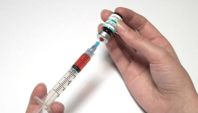 Ученые создали первую универсальную вакцину от Эболы